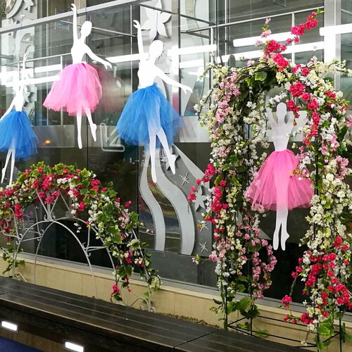 Компания "Азалия Декор" проведет конкурс "Летние витрины"