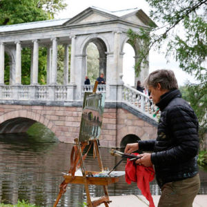 Исторические парки России вдохновили художников из Франции