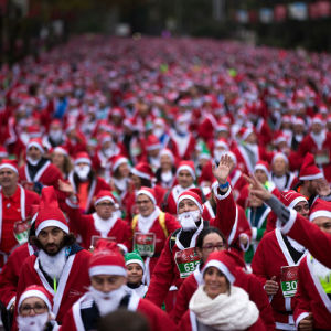 Мадрид собрал на пробежку 7000 Санта-Клаусов