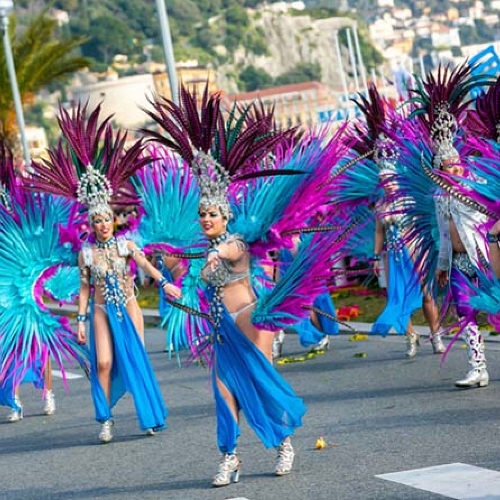 В Ницце бушует Цветочный карнавал